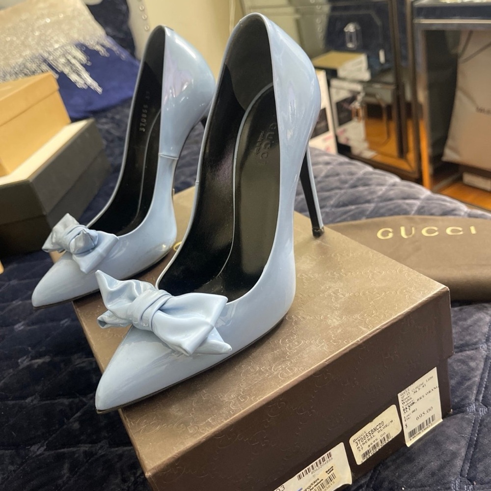 Gucci mineral blue patent leather heels